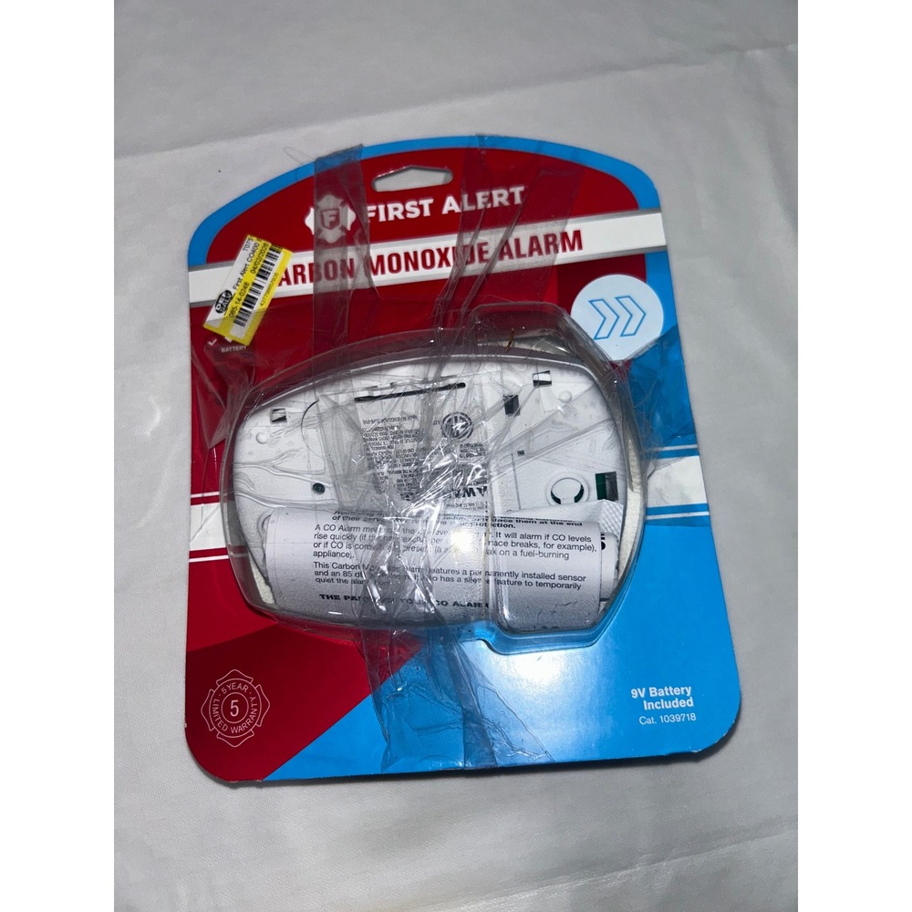 First Alert Carbon Monoxide Alarm White Battery Operated CO400 1039718 NEW
